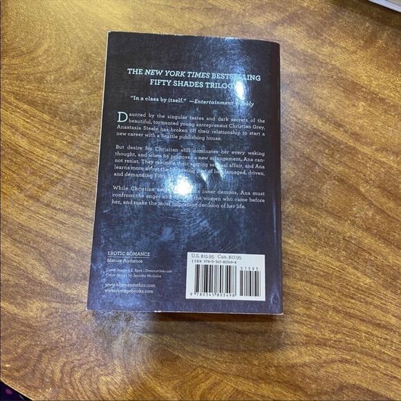 Fifty Shades Darker - E L James - Picture 3 of 3